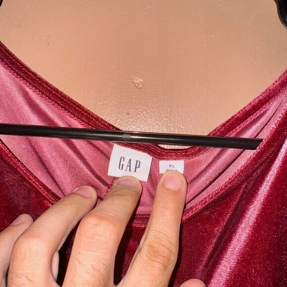 GAP Women's Red Velour Pullover Crewneck - Size XL - Picture 2 of 6